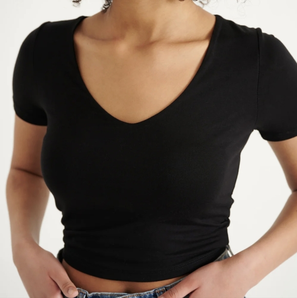 🇨🇦 Latest scoop 🇨🇦 cropped t-shirt - Picture 3 of 3